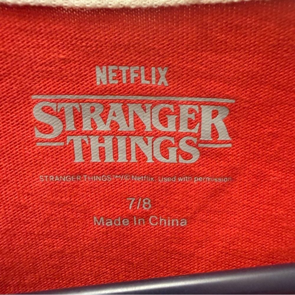 Netflix Stranger Things Long Sleeve“One Last Strange Adventure” gender neutral - Picture 3 of 4